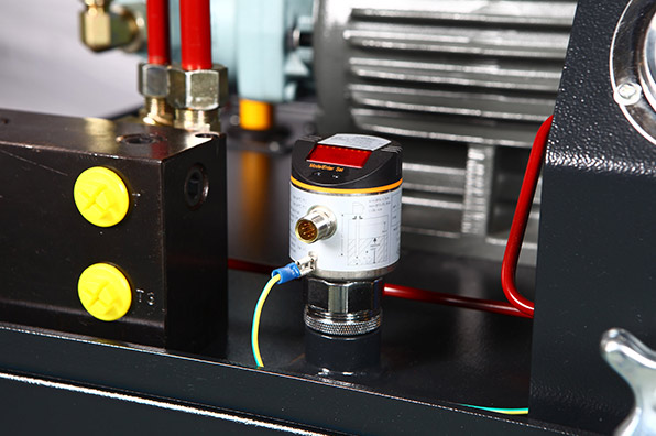 CH150428：工程机械液压夹具（一托二）