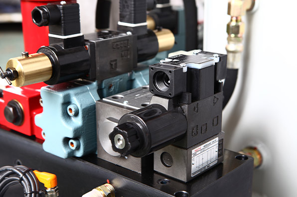 CH140812：摩擦焊机液压泵站