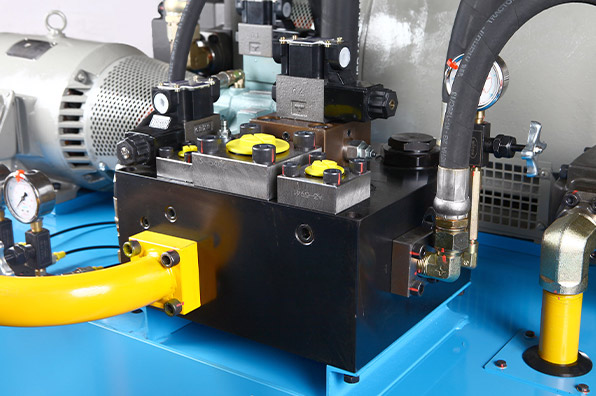 CH141218-DH：44型bom硫化机液压泵站