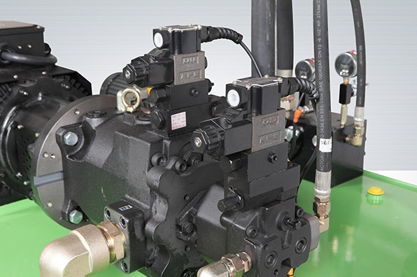 CH151020-L：第二代轮胎硫化机新款力车胎（左）