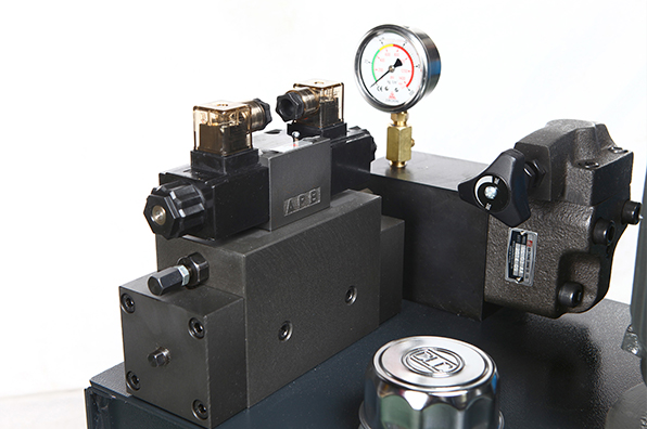 7125 Grinding Machine System