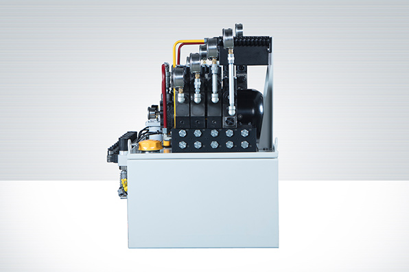 CH160405-GB-1806:Horizontal Machining Center