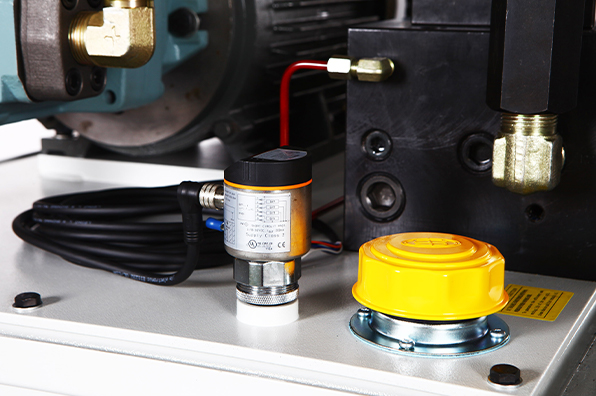 CH150620:CNC Machine Tool