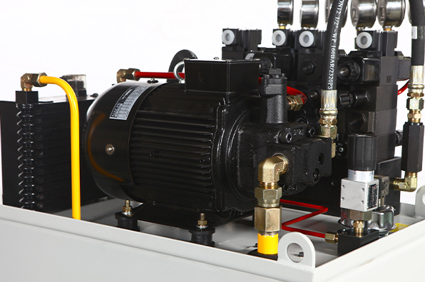 CH121122:Machining Center