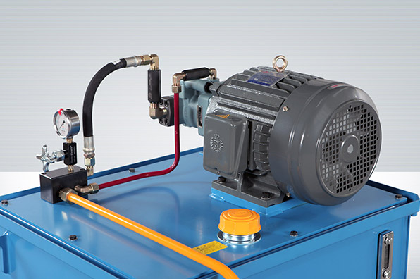 CH150822：BMC包轴一体成型机