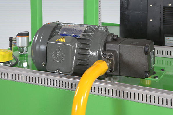 CH151020-R:Second-Generation Tire Vulcanizing Machine (Right)