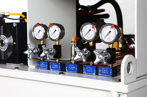 CH140330:Machining Center